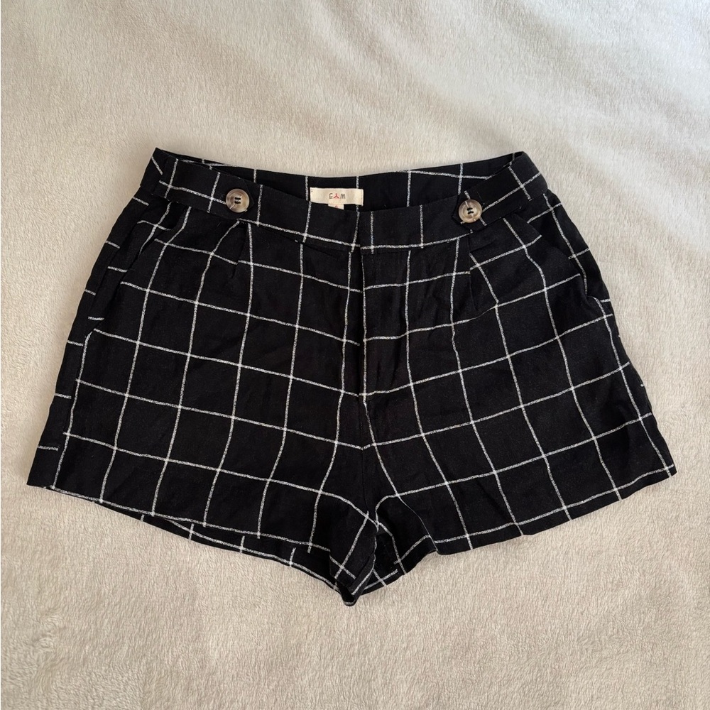 Chic High Waist Black and White Grid Shorts